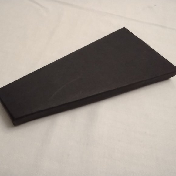 NWT Saw shaped slicer. Perfect for Groom's cake! Never used. Beautiful. - Picture 5 of 8